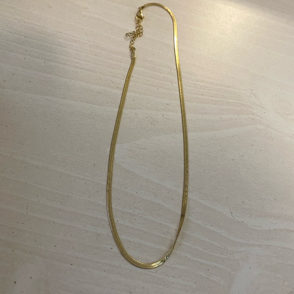 Gold herringbone necklace